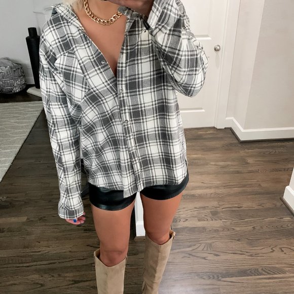 Grey & Cream Plaid Button Down Flannel - Size Small - Picture 5 of 7